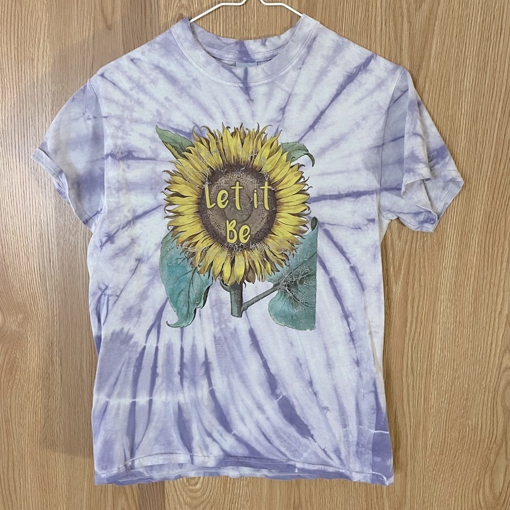 🌻 ‘Let It Be’ Purple/White Tie Dye Sunflower Graphic Crew Tee Top